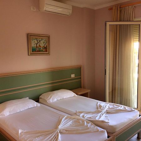 Hotel Vila Lule Dıraç Oda fotoğraf